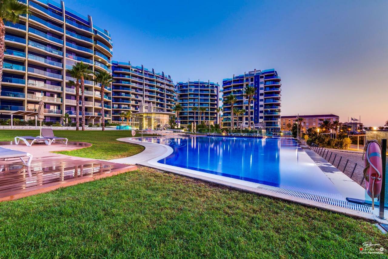 Апартаменты Torrevieja - Punta Prima Sea Senses Экстерьер фото