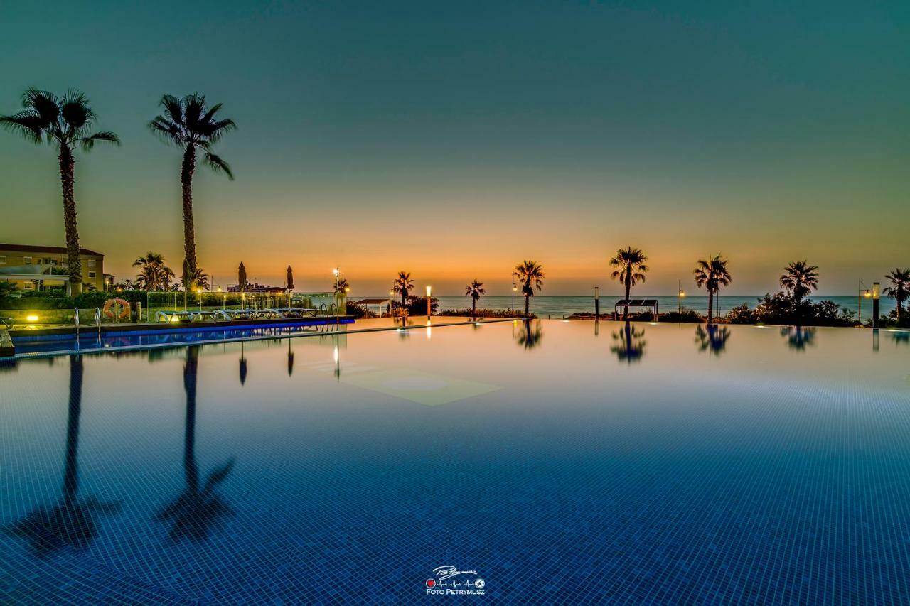 Апартаменты Torrevieja - Punta Prima Sea Senses Экстерьер фото